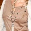 collier pompon daim
