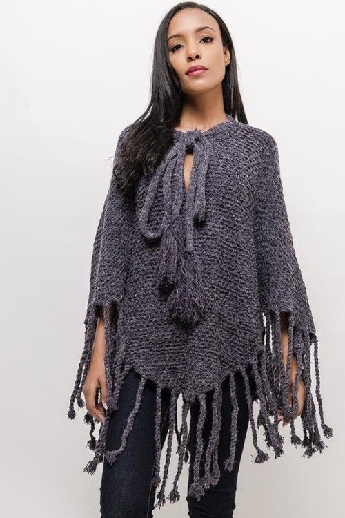 Poncho et ses longues franges Le poncho c'est stylé boheme