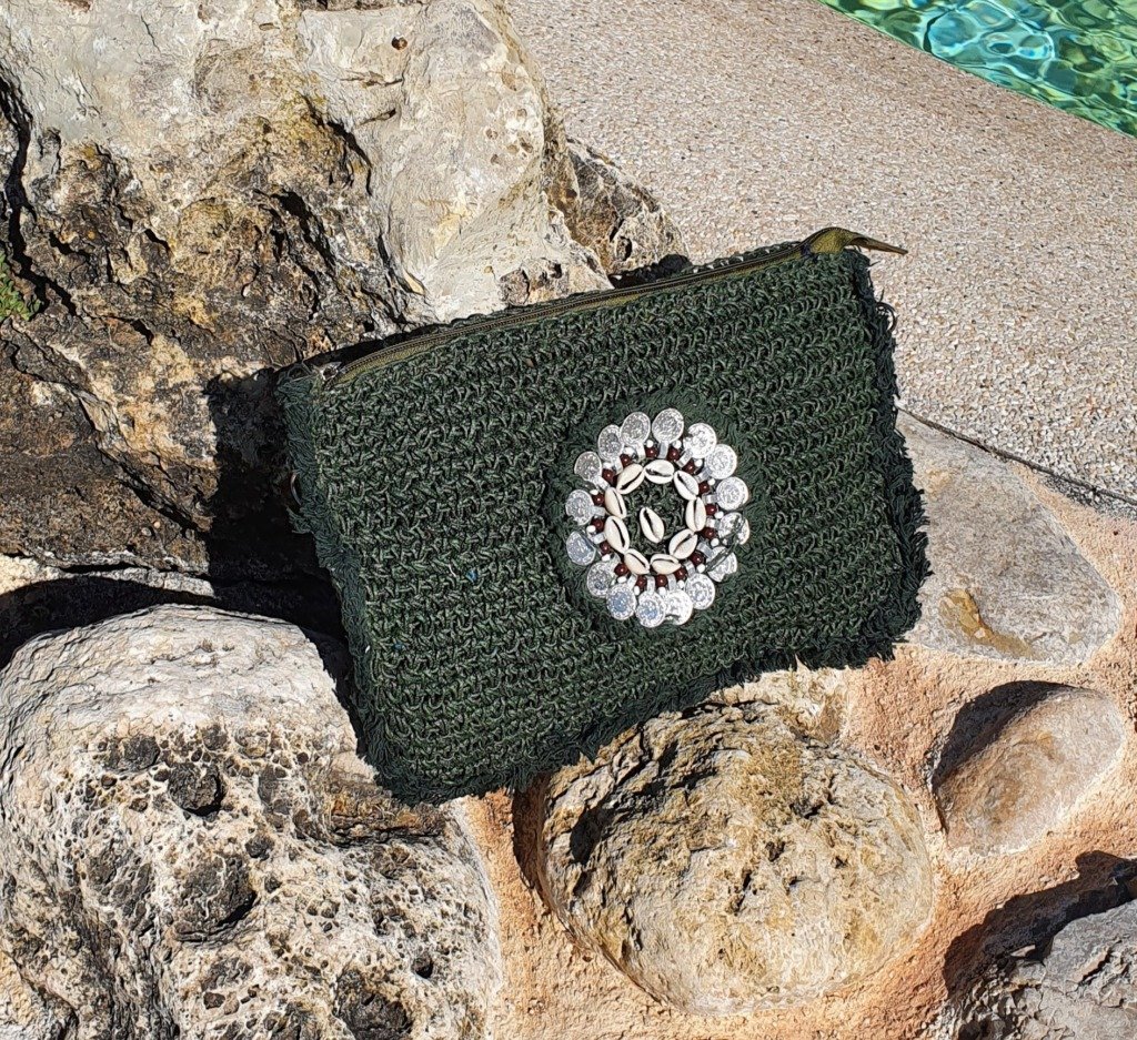 Pochette macramé et cauris Jute et paille boheme