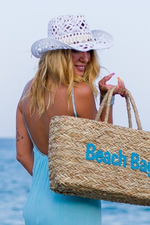 Chapeau blanc ajouré ultra féminin Accessoire de plage chapeau