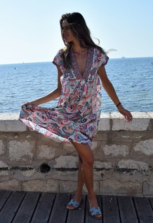 robe courte en soie col V