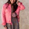 Veste en jean de couleur La veste en jean blouson