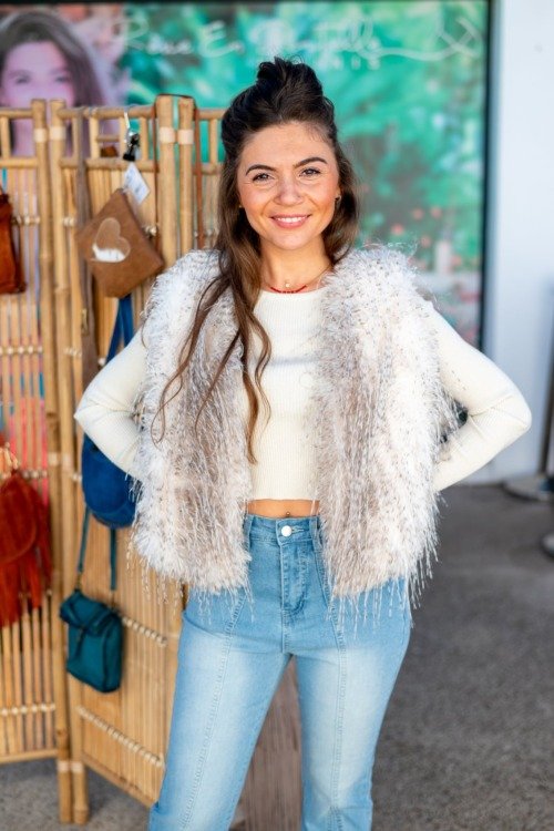 Gilet court sans manches à poils (faux poils) Le sans-manches c'est tendance! fausse fourrure