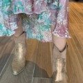 Bottines basses camel irisé Les chaussures boho chic