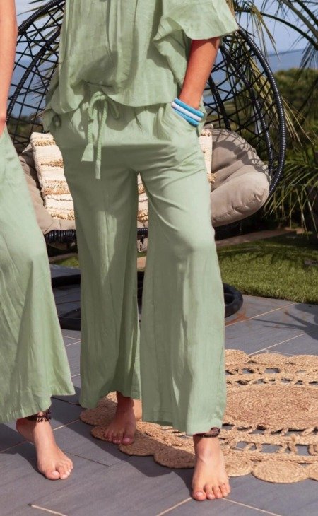 Pantalon léger coupe ample de couleur unie La plage boheme Pantalon léger coupe ample de couleur unie La plage boheme