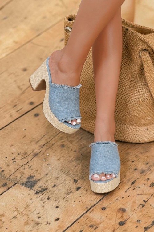 Mules à talon plate forme en jean Les chaussures à plateforme