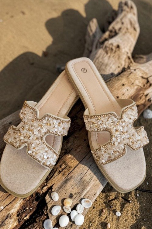 Sandales plates perles et cauris Les chaussures été Sandales plates perles et cauris Les chaussures été